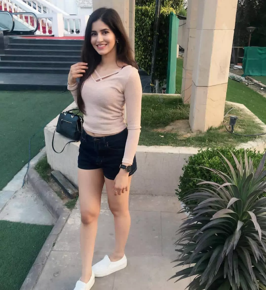 Free booking call girls in Adarsh Nagar